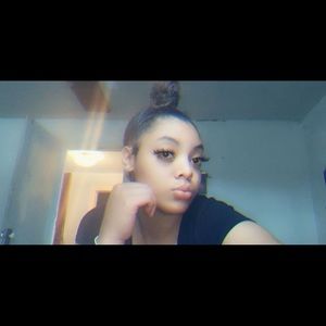 Meet your Posher, Maya